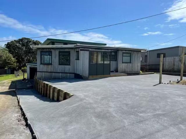 House for rent in Baylys Beach, Northland