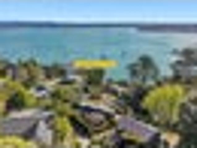 House for sale in Beach Haven, Kaipātiki