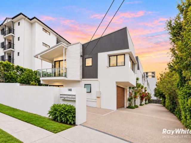 Townhouse for sale in Scarborough, Greater Brisbane