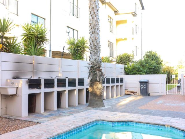 Apartment for rent in Flamingo Vlei, City of Cape Town