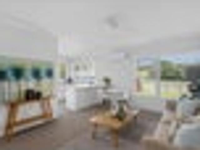 Apartment for sale in Whangaparaoa