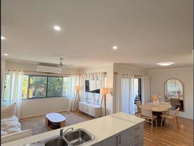 Apartment for rent in Lammermoor, Queensland