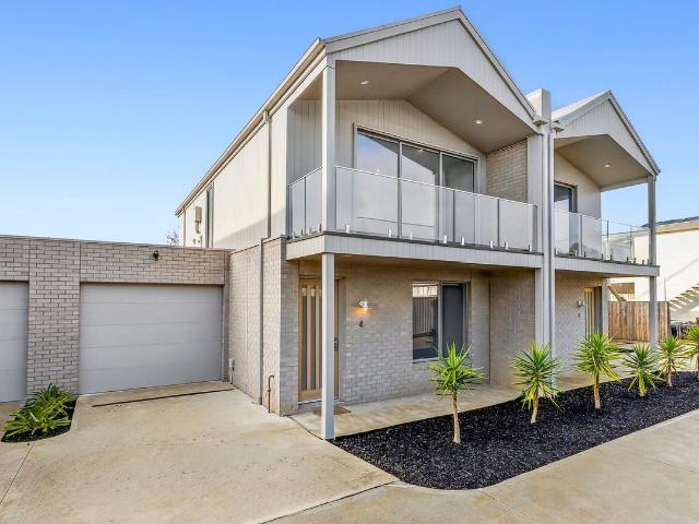 Townhouse for sale in St Leonards, Victoria