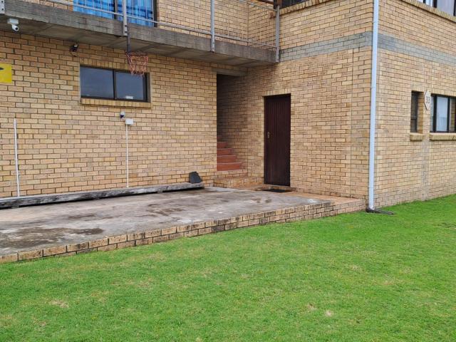 Apartment for rent in Nelson Mandela Bay Ward 40, Seaview