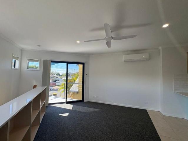 Townhouse for rent in Boyne Island, Queensland