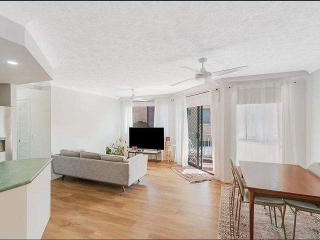 Apartment for rent in Coolangatta, Gold Coast City