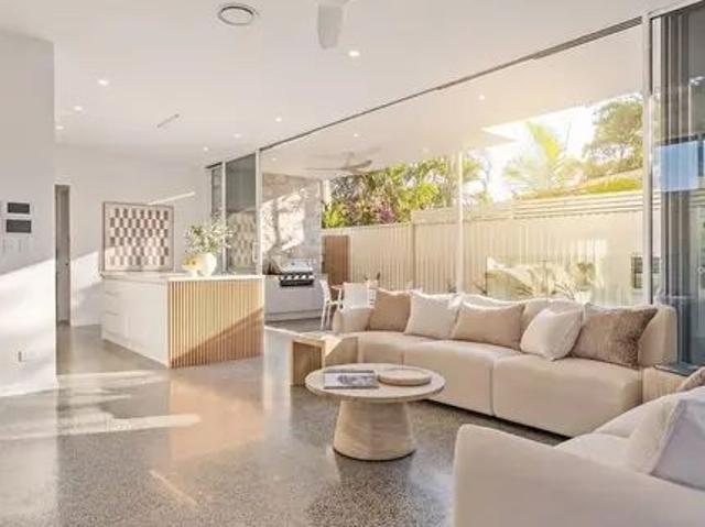 House for rent in Palm Beach, Gold Coast City
