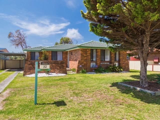 House for rent in Bateau Bay, Central Coast Council