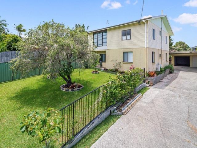 Apartment for rent in Battery Hill, Sunshine Coast Regional