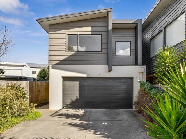 Townhouse for sale in Torquay, Victoria