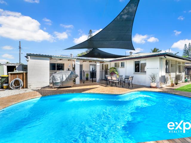 House for sale in Slade Point