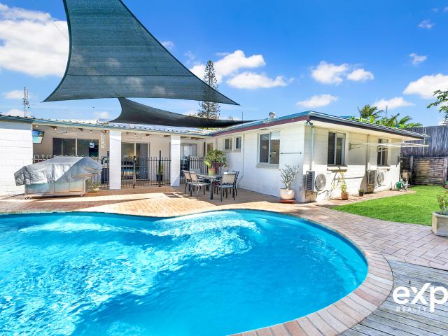 House for sale in Slade Point