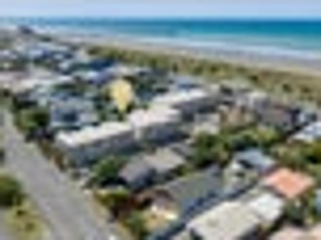House for sale in Chaslands, Canterbury