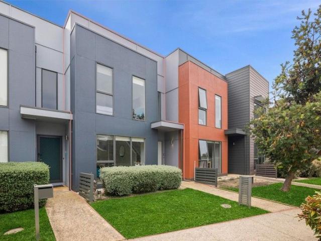 Townhouse for sale in Torquay, Victoria