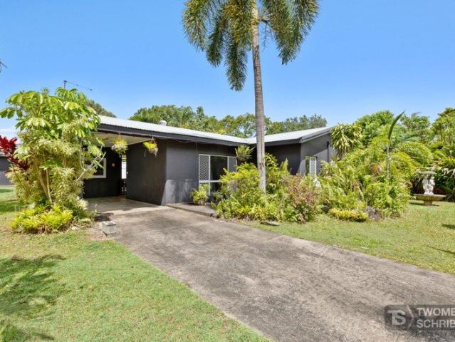 House for rent in Holloways Beach, Cairns