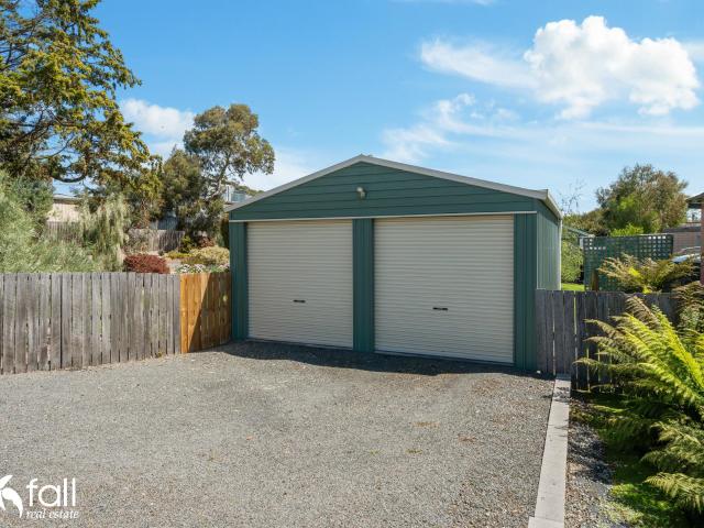 House for sale in Dodges Ferry, Tasmania