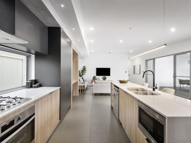 Cottage for sale in Parklands, Western Australia