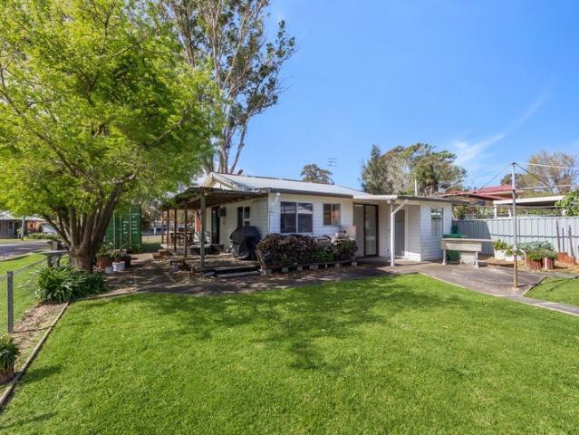 House for sale in Tuggerawong, Central Coast Council