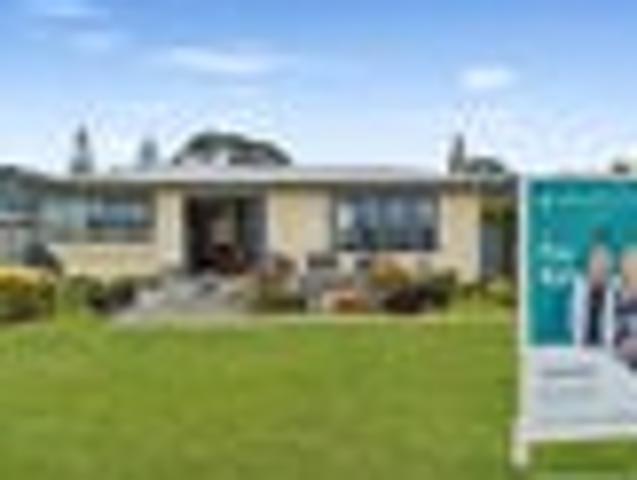 House for sale in Whirinaki