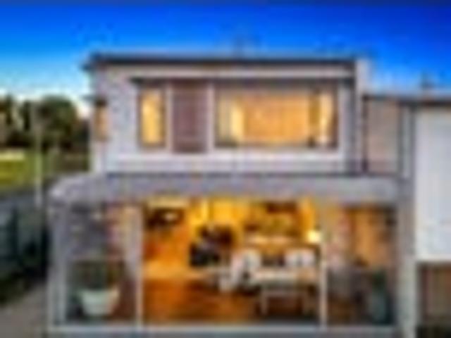 Townhouse for sale in Whangaparaoa, Oroua County