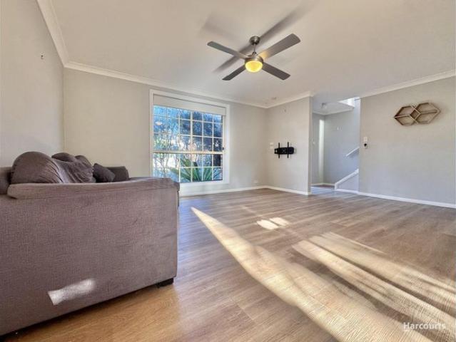 Townhouse for rent in Wollongong West, New South Wales