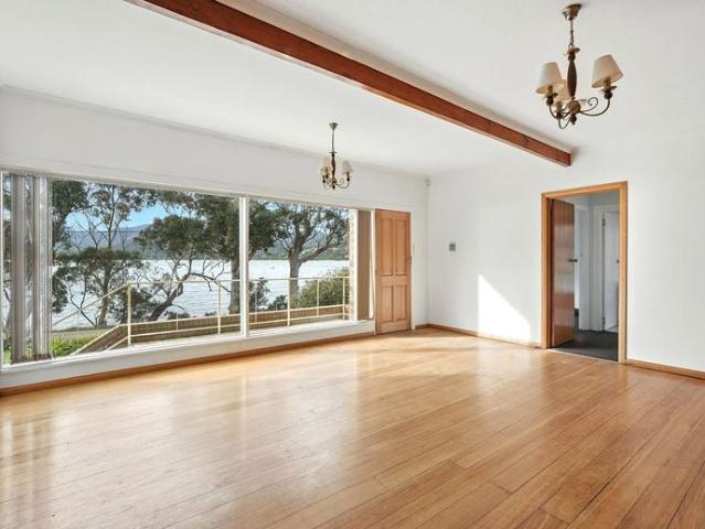 Apartment for rent in White Beach, Tasmania