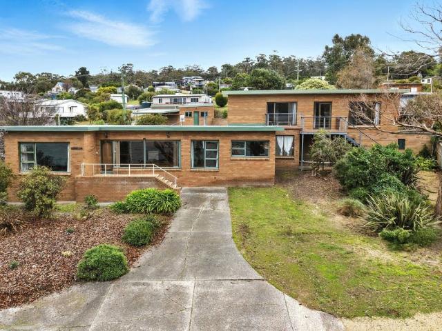 Apartment for rent in White Beach, Tasmania