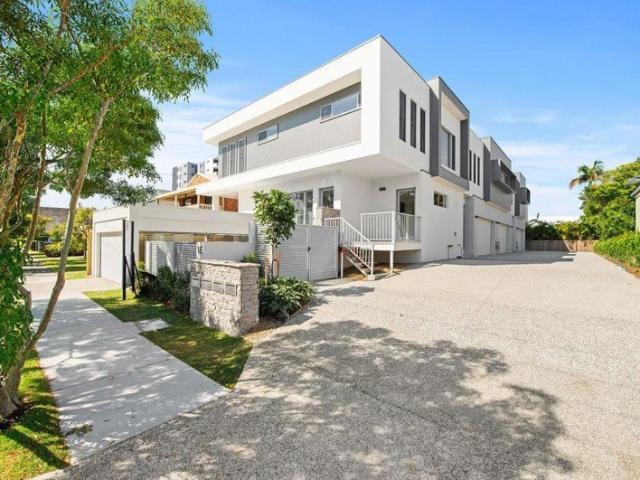 Villa for sale in Fernbrook, Queensland