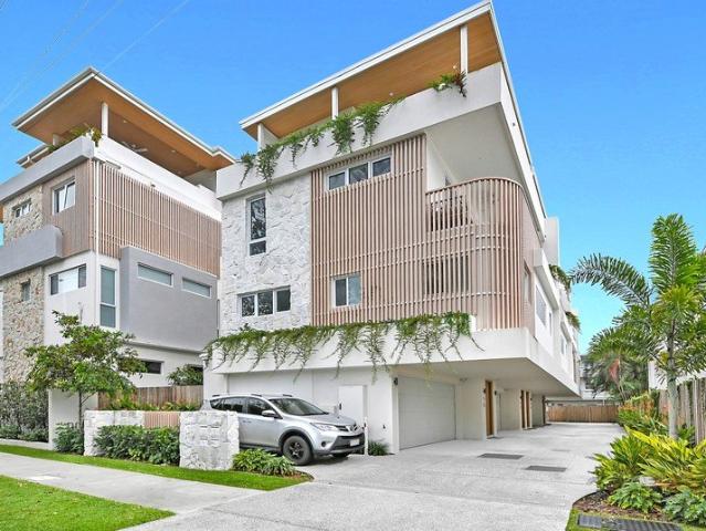 Villa for rent in Miami, Gold Coast City
