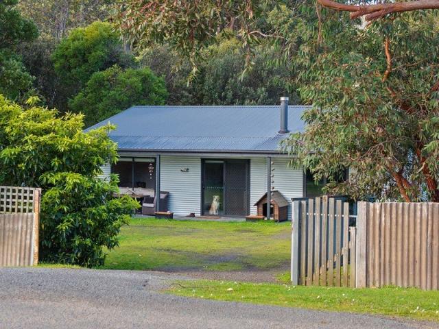 House for sale in Brooks Bay, Tasmania