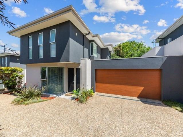 Townhouse for sale in Camerons Creek, Victoria