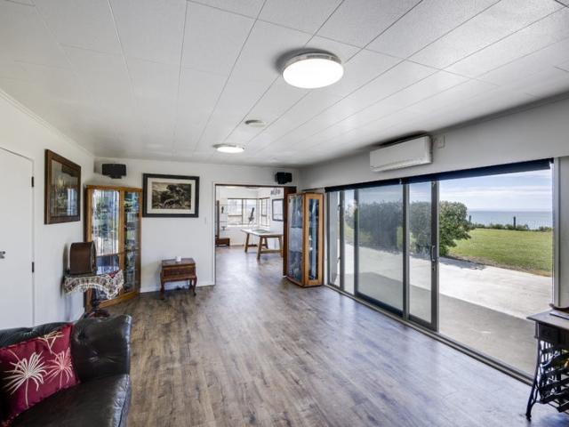House for sale in Whirinaki