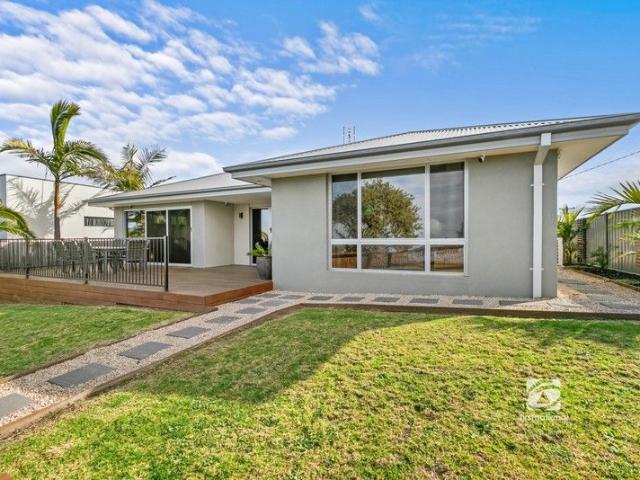 House for sale in Lakes Entrance, Victoria