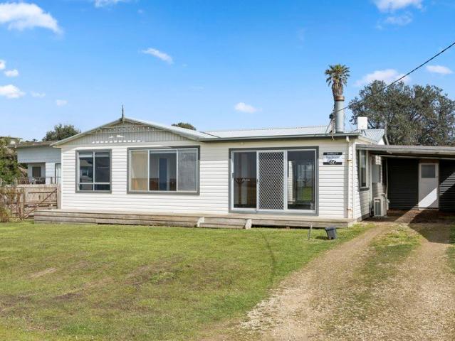 House for sale in Peterborough, Victoria