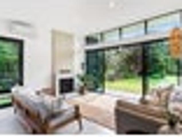 House for sale in Oratia