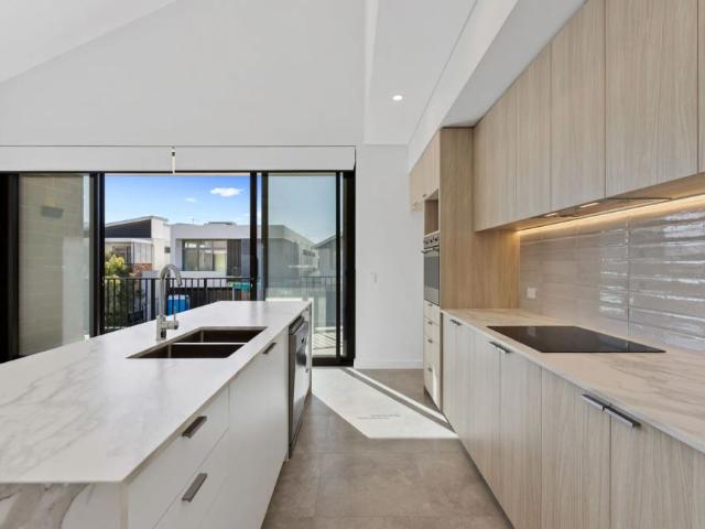 Townhouse for rent in North Coogee, Western Australia