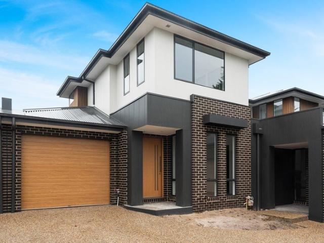 Townhouse for sale in Camerons Creek, Victoria