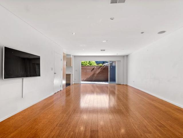 Townhouse for rent in Sydney, New South Wales