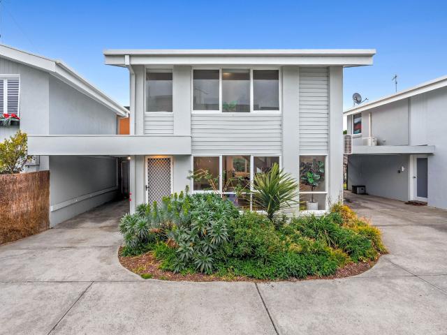 Apartment for sale in Ocean Grove, Victoria