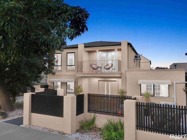 Townhouse for sale in Camerons Creek, Victoria