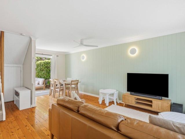 Townhouse for sale in Toowoon Bay, New South Wales