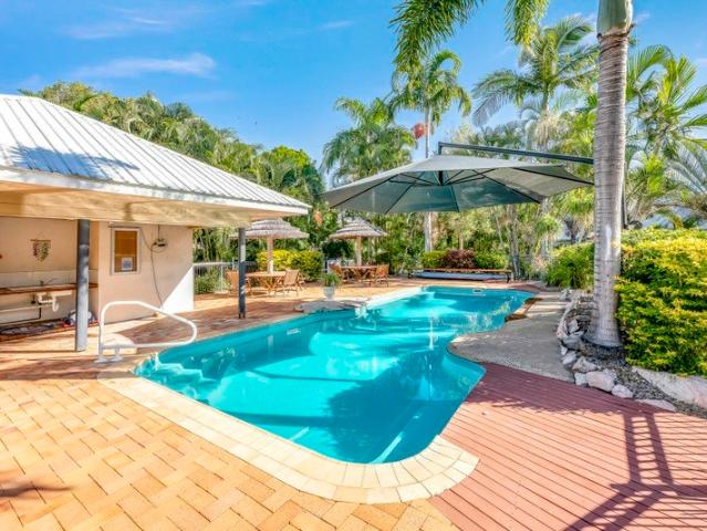 House for sale in Moore Park Beach
