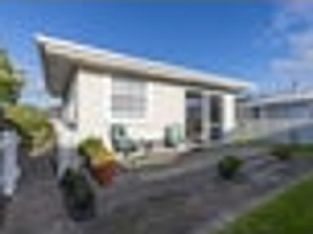 House for sale in Waikanae Beach, Wellington