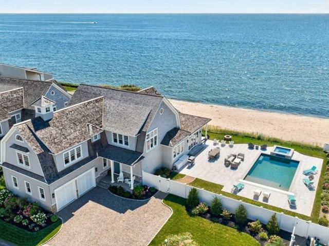 House for sale in Mashpee, Barnstable County