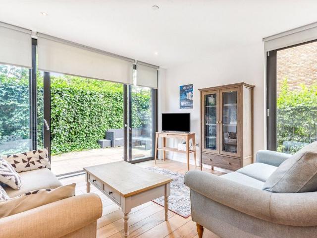 Apartment for rent in Battersea, Isle Of Man