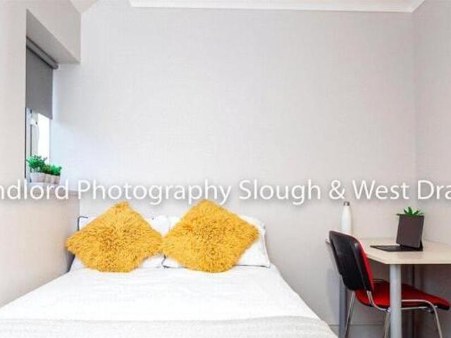 House for rent in Park Barn, Guildford