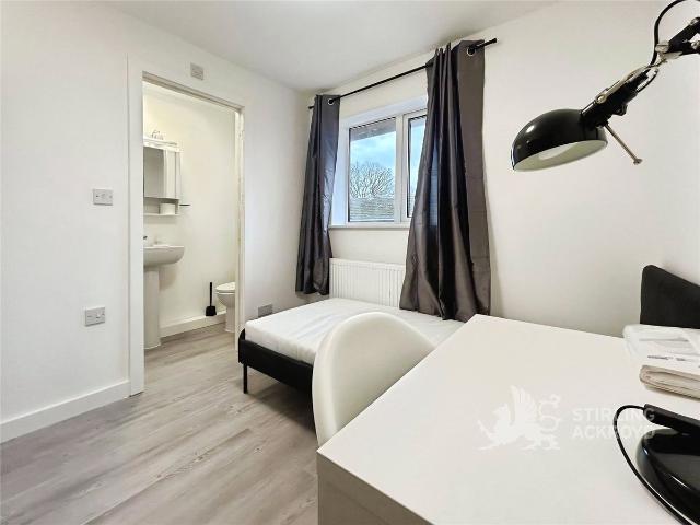 Room for rent in Westborough, Surrey