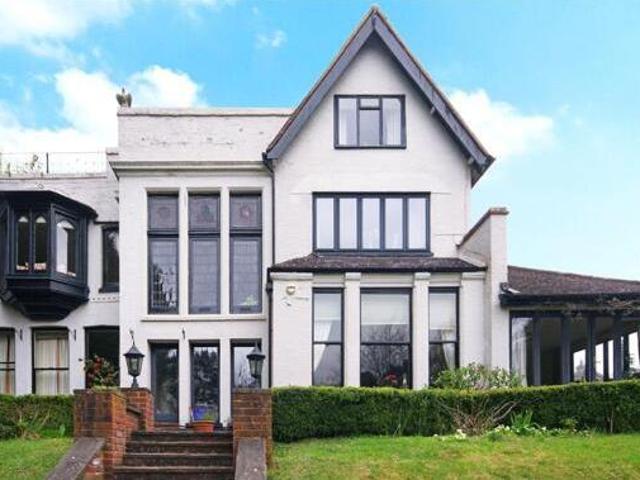 House for sale in Weybridge, Elmbridge