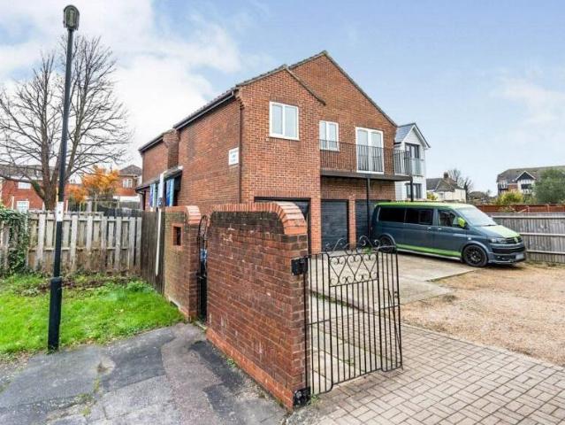 Apartment for rent in St Denys, Southampton