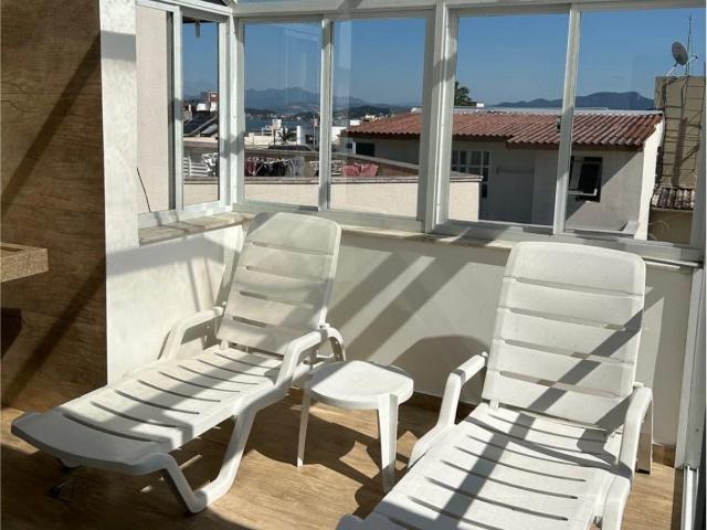 Cobertura aluguel em Capoeiras Leste, Florianópolis